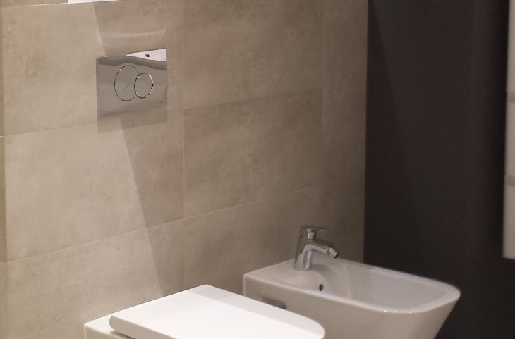 Płytki łazienkowe - imitacja betonu w łazience