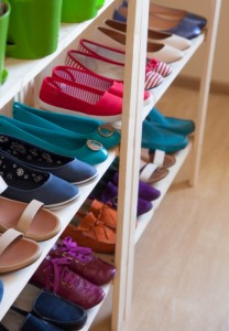 Szafa na buty – sposoby na przechowywanie butów