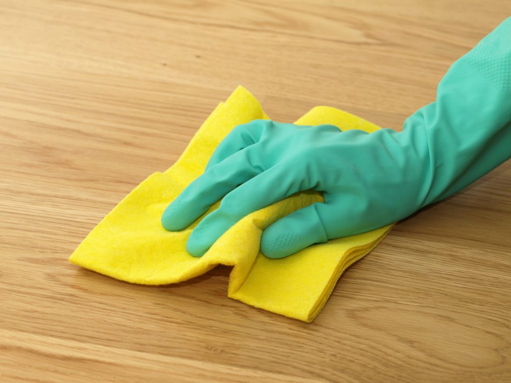 Jak myć podłogowe panele laminowane