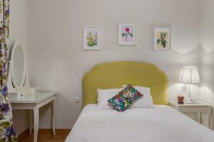 Toaletka kosmetyczna dla pani domu