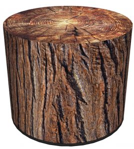Urok słojów, sęków i spękań – drewno i jego imitacje we wnętrzu