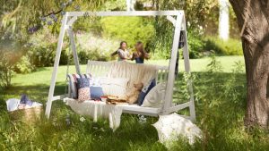 Huśtawki ogrodowe – pobujajmy się leniwie