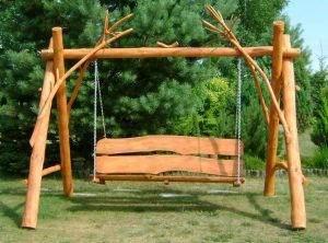 Huśtawki ogrodowe – pobujajmy się leniwie