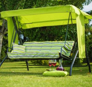 Huśtawki ogrodowe – pobujajmy się leniwie