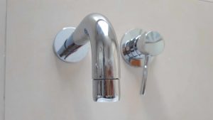 Wymiana perlatora w baterii umywalkowej